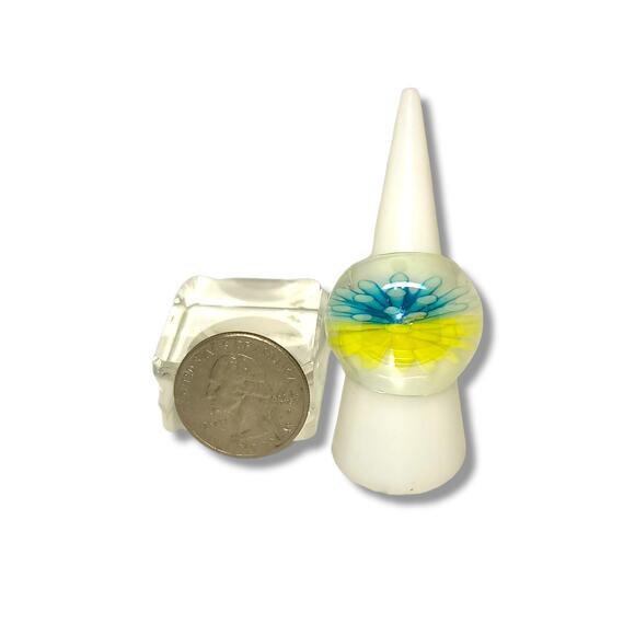 Clear Resin Dome Blue and Yellow Free Form Art inside Ring Size 6.5 - Picture 4 of 5